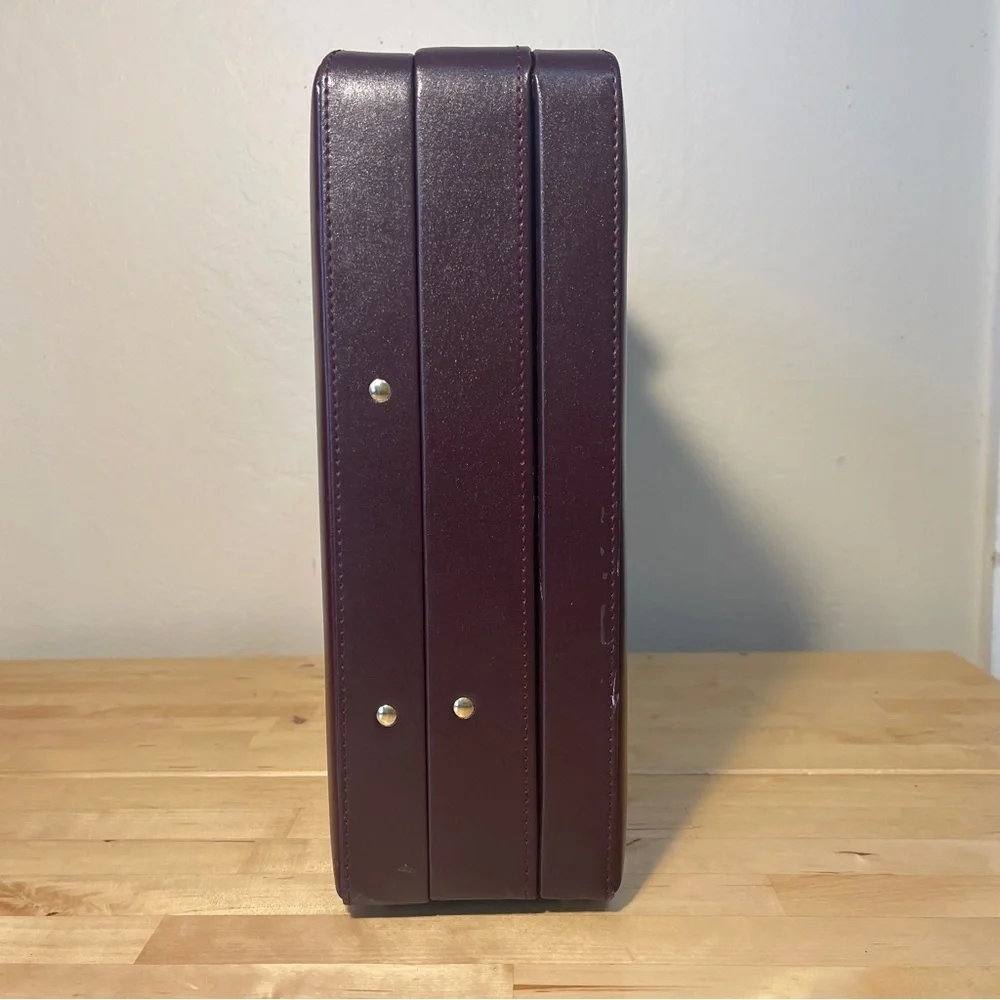 U.S. Luggage New York Burgundy Leather Vintage Expandable Briefcase